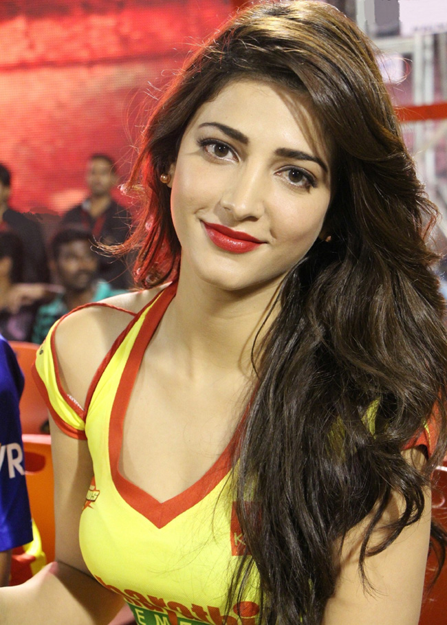 actress-shruti-hassan-hot-p
