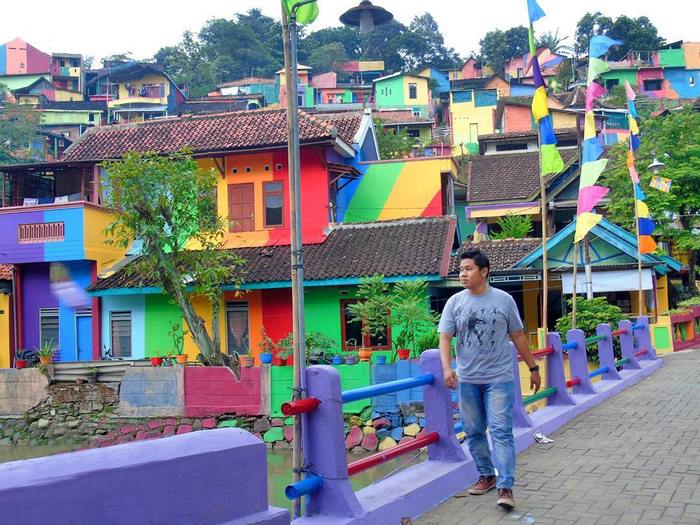 rainbow-village-kampung-pelangi-indonesia-7