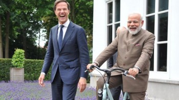 20978-narendra-modion-cyclepm-netherlandstwittermodi